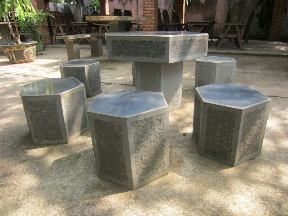 Ban ghe da Khach san Biet thu