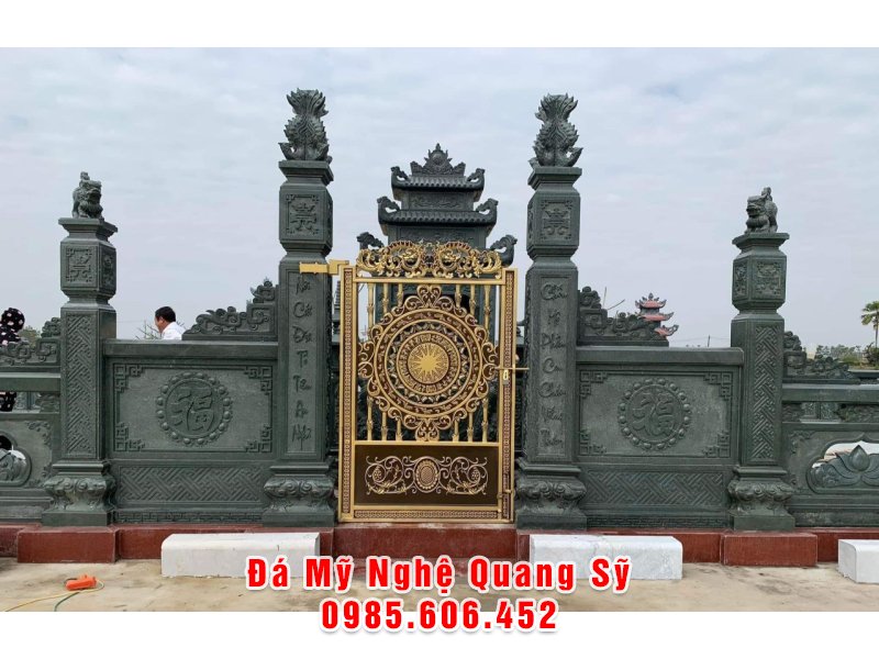 Cong da Lang Mo gia dinh dong ho