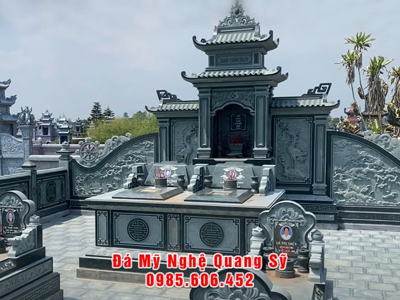 Mẫu Mộ đôi bằng đá xanh rêu không mái, đơn giản, rất sang trọng.